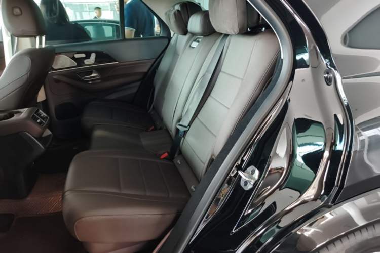 Used Mercedes-Benz GLE 2022 Facelifted GLE 350 4MATIC Fashion Edition Left Rear Seat