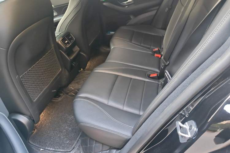 Used Mercedes-Benz GLE 2022 Refreshed GLE 350 4MATIC Coupe SUV Luxury Edition Left Rear Seat