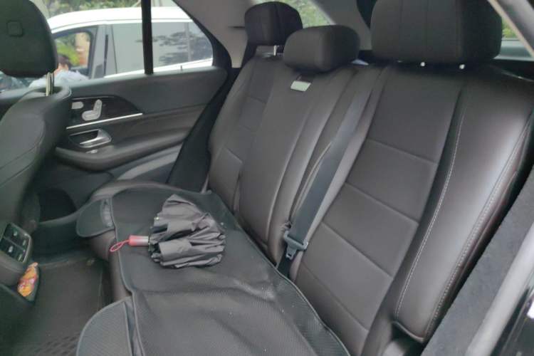 Used Mercedes-Benz GLE 2022 Facelifted GLE 350 4MATIC Fashion Edition Left Rear Seat