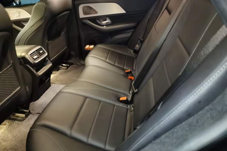 Used Mercedes-Benz GLE 2022 Facelifted GLE 350 4MATIC Fashion Edition Left Rear Seat