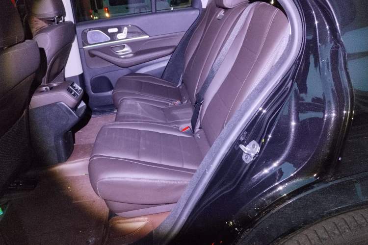 Used Mercedes-Benz GLE 2022 Facelifted GLE 350 4MATIC Fashion Edition Left Rear Seat