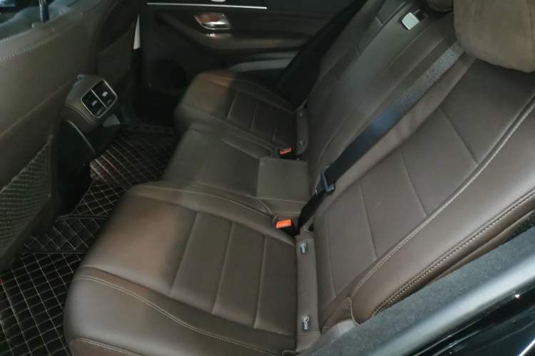Used Mercedes-Benz GLE 2022 GLE 350 4MATIC Dynamic Edition Left Rear Seat