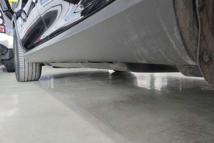 Used Mercedes-Benz GLE 2022 Refreshed GLE 350 4MATIC Dynamic Edition Left Side Sill