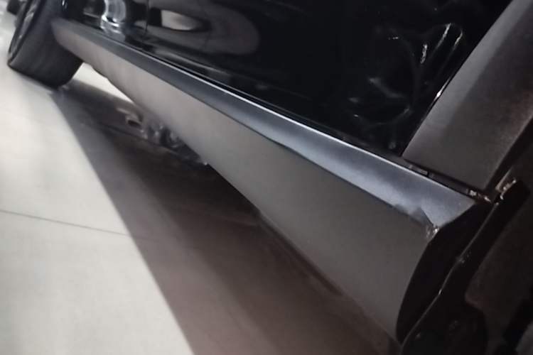 Used Mercedes-Benz GLE 2022 Facelifted GLE 350 4MATIC Fashion Edition Left Side Sill