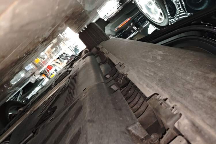 Used Mercedes-Benz GLE 2022 Refreshed GLE 450 4MATIC Luxury Edition Left Side Sill