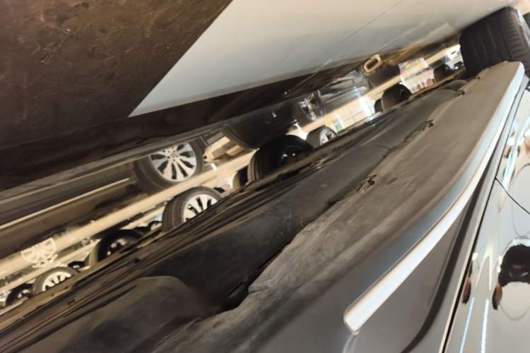 Used Mercedes-Benz GLE 2022 GLE 450 4MATIC AMG Line Left Side Sill