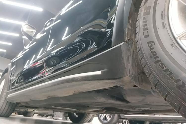 Used Mercedes-Benz GLE 2022 GLE 350 4MATIC Dynamic Edition Left Side Sill