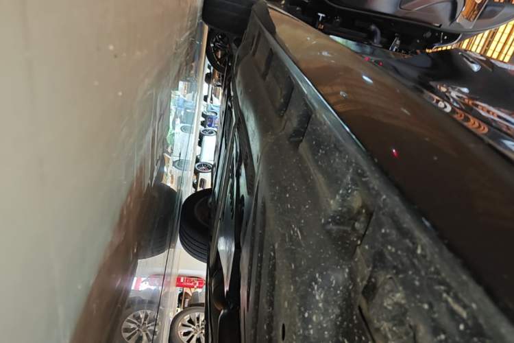 Used Mercedes-Benz GLE 2022 Facelifted GLE 350 4MATIC Fashion Edition Left Side Sill