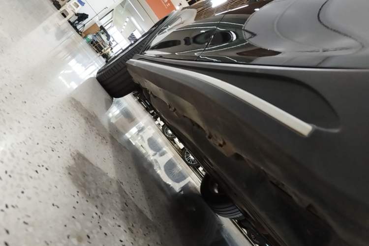 Used Mercedes-Benz GLE 2022 GLE 350 4MATIC Dynamic Edition Left Side Sill