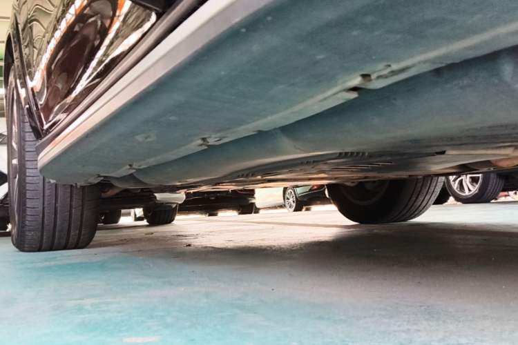Used Mercedes-Benz GLE 2022 GLE 350 4MATIC Stylish Model Left Side Sill