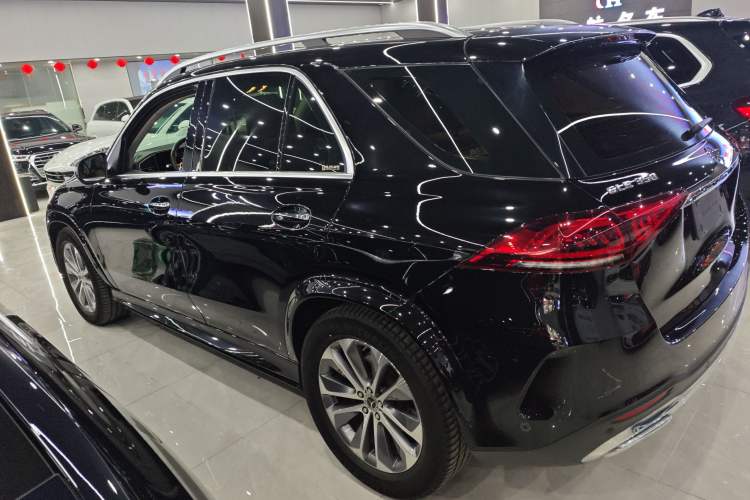 Used Mercedes-Benz GLE 2022 Facelifted GLE 350 4MATIC Fashion Edition Left Side