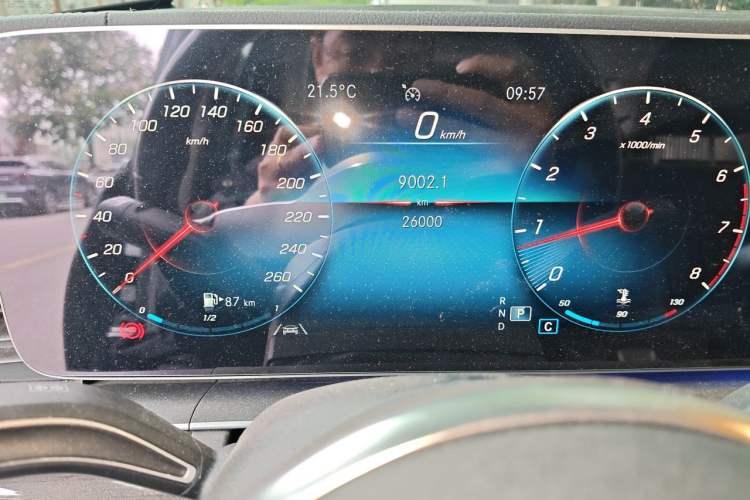 Used Mercedes-Benz GLE 2022 Facelifted GLE 350 4MATIC Fashion Edition Odometer Close Up