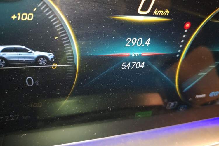 Used Mercedes-Benz GLE 2022 Refreshed GLE 450 4MATIC Stylish Edition Odometer Close Up