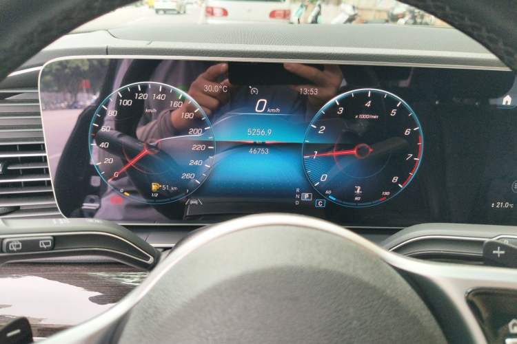 Used Mercedes-Benz GLE 2022 Facelifted GLE 350 4MATIC Fashion Edition Odometer Close Up