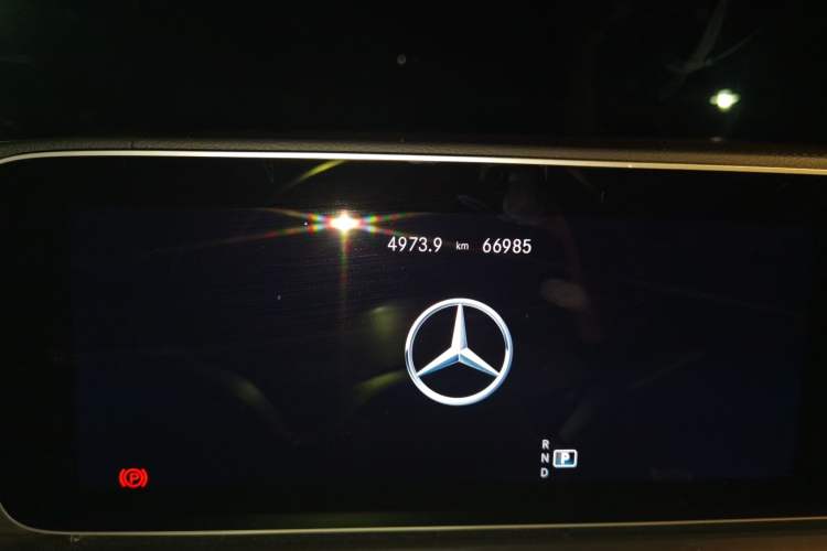 Used Mercedes-Benz GLE 2022 Refreshed GLE 350 4MATIC Luxury Edition Odometer Close Up