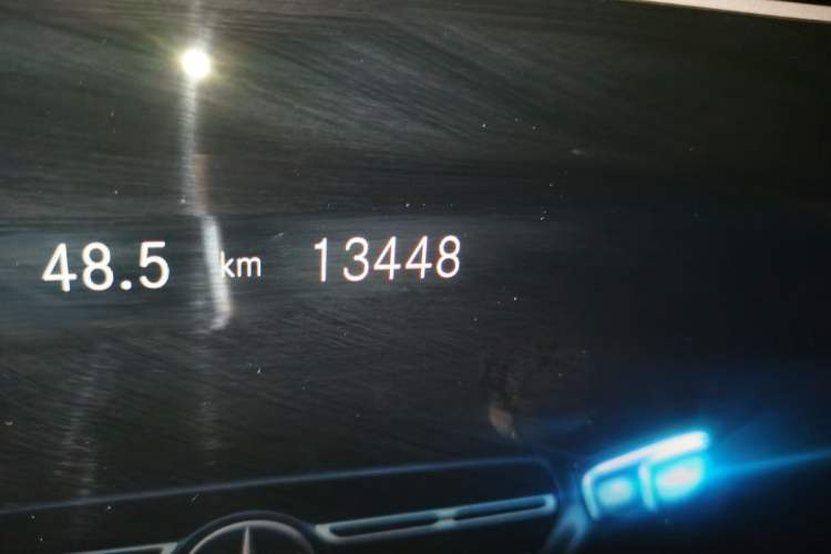 Used Mercedes-Benz GLE 2022 GLE 350 4MATIC Stylish Model Odometer Close Up