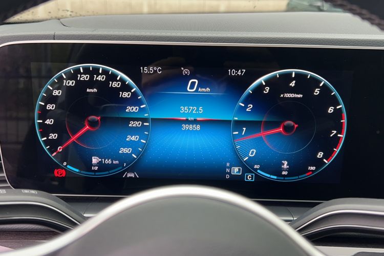 Used Mercedes-Benz GLE 2022 GLE 350 4MATIC Stylish Model Odometer Close Up