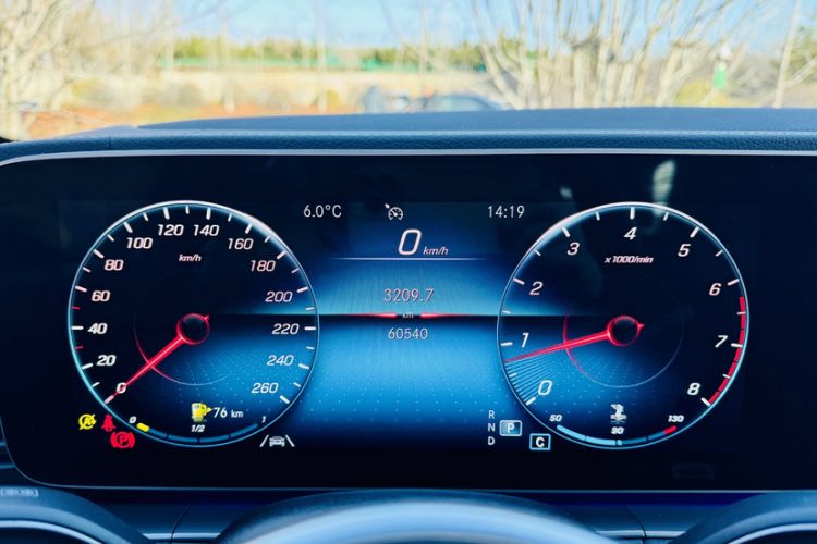 Used Mercedes-Benz GLE 2022 GLE 350 4MATIC Dynamic Edition Odometer Close Up