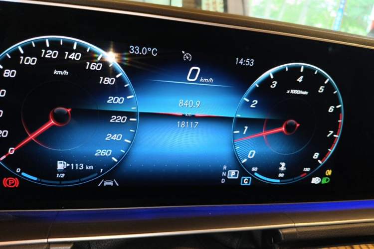 Used Mercedes-Benz GLE 2022 Facelifted GLE 350 4MATIC Fashion Edition Odometer Close Up