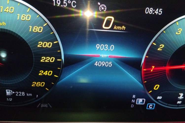 Used Mercedes-Benz GLE 2022 GLE 350 4MATIC Stylish Model Odometer Close Up