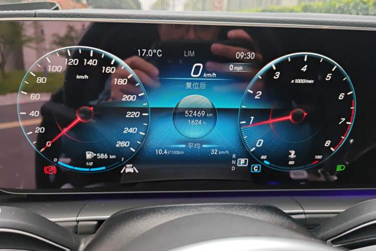 Used Mercedes-Benz GLE 2022 GLE 350 4MATIC Coupe SUV Luxury Model Odometer Close Up