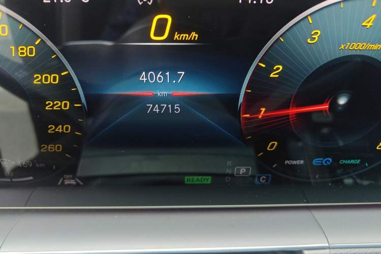 Used Mercedes-Benz GLE 2022 Refreshed GLE 450 4MATIC Stylish Edition Odometer Close Up