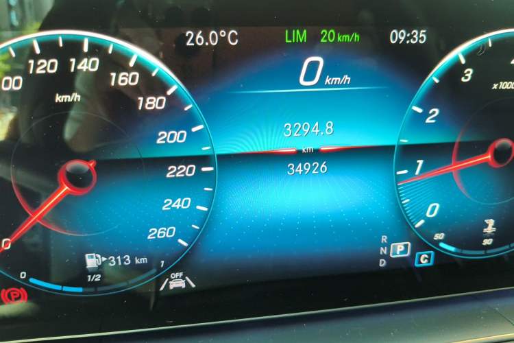 Used Mercedes-Benz GLE 2022 Facelifted GLE 350 4MATIC Fashion Edition Odometer Close Up