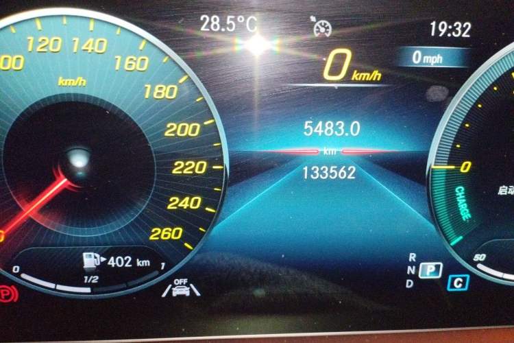 Used Mercedes-Benz GLE 2022 Facelifted GLE 350 4MATIC Fashion Edition Odometer Close Up