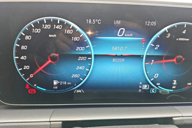Used Mercedes-Benz GLE 2022 GLE 350 4MATIC Dynamic Edition Odometer Close Up