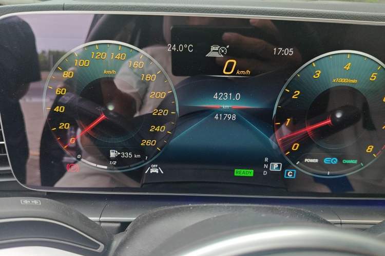 Used Mercedes-Benz GLE 2022 Refreshed GLE 450 4MATIC Stylish Edition Odometer Close Up