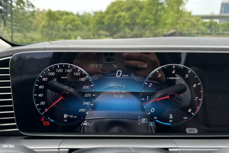 Used Mercedes-Benz GLE 2022 GLE 350 4MATIC Stylish Model Odometer Close Up