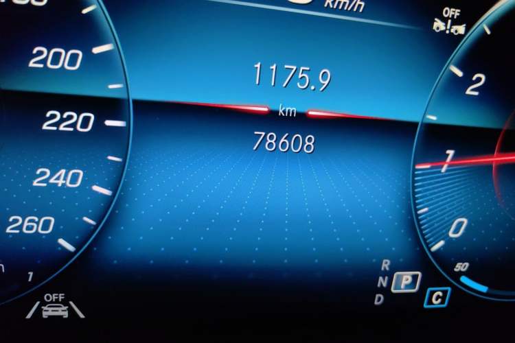 Used Mercedes-Benz GLE 2022 Facelifted GLE 350 4MATIC Fashion Edition Odometer Close Up