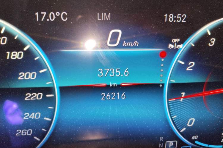 Used Mercedes-Benz GLE 2022 Facelifted GLE 350 4MATIC Fashion Edition Odometer Close Up