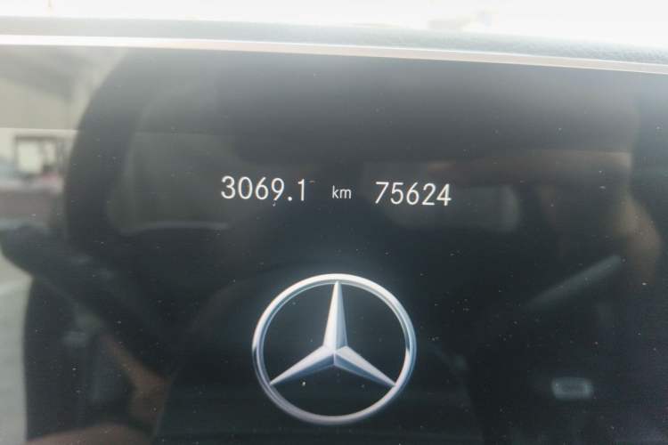 Used Mercedes-Benz GLE 2022 GLE 350 4MATIC Dynamic Edition Odometer Close Up