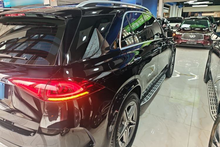 Used Mercedes-Benz GLE 2022 Refreshed GLE 450 4MATIC Stylish Edition Rear Right 45 Deg