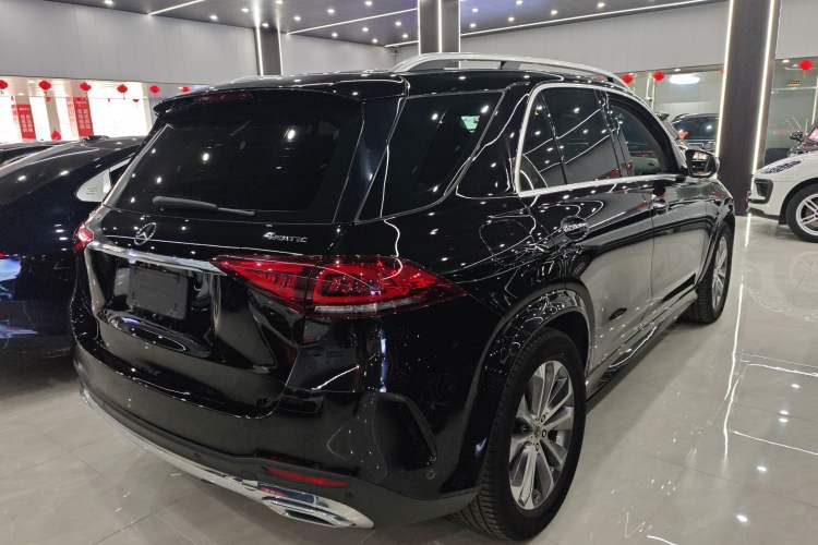 Used Mercedes-Benz GLE 2022 Facelifted GLE 350 4MATIC Fashion Edition Rear Right 45 Deg