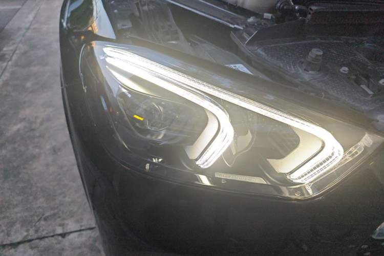 Used Mercedes-Benz GLE 2022 Refreshed GLE 450 4MATIC Luxury Edition Right Front Headlight
