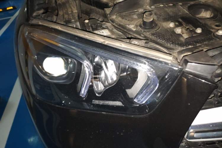 Used Mercedes-Benz GLE 2022 Refreshed GLE 450 4MATIC Stylish Edition Right Front Headlight