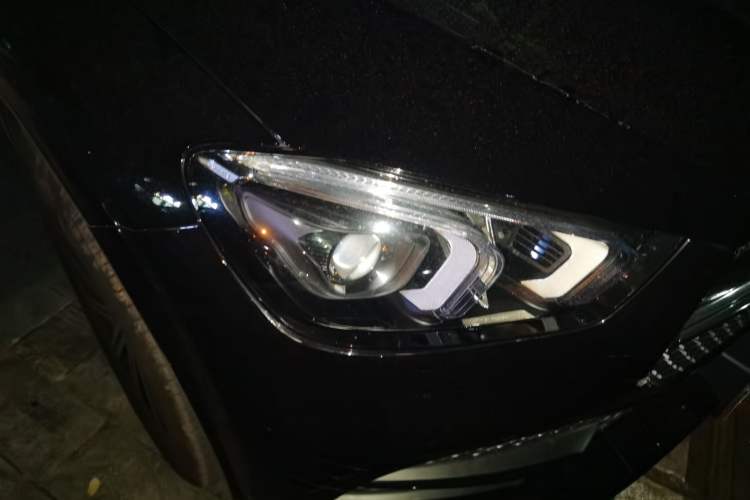 Used Mercedes-Benz GLE 2022 Refreshed GLE 350 4MATIC Luxury Edition Right Front Headlight