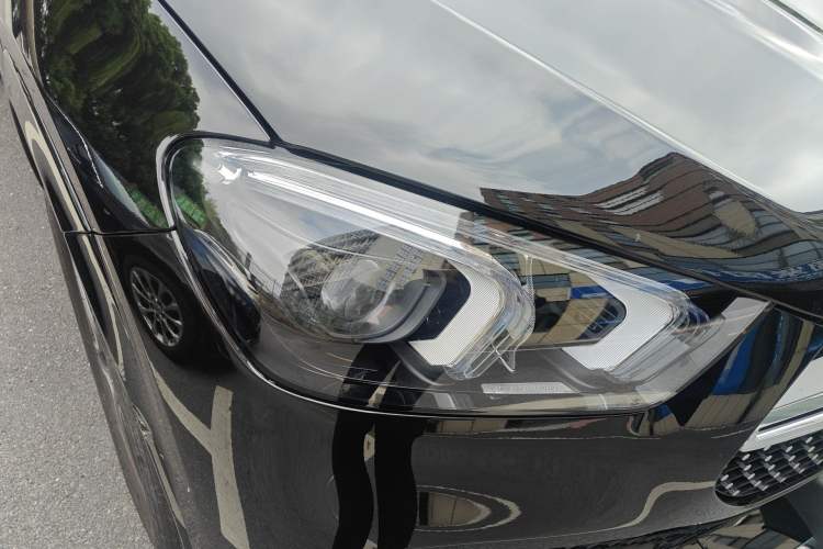 Used Mercedes-Benz GLE 2022 Refreshed GLE 450 4MATIC Stylish Edition Right Front Headlight