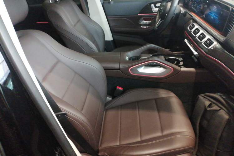 Used Mercedes-Benz GLE 2022 Facelifted GLE 350 4MATIC Fashion Edition Right Front Seat