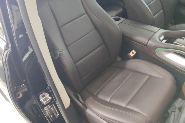 Used Mercedes-Benz GLE 2022 Refreshed GLE 350 4MATIC Dynamic Edition Right Front Seat