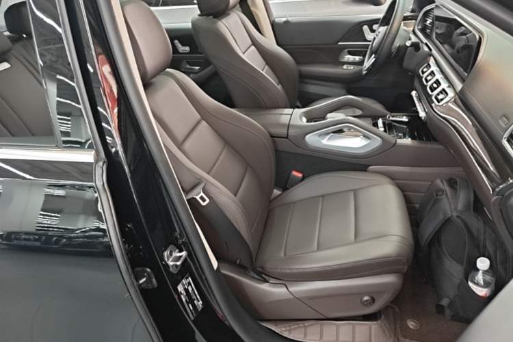 Used Mercedes-Benz GLE 2022 Facelifted GLE 350 4MATIC Fashion Edition Right Front Seat