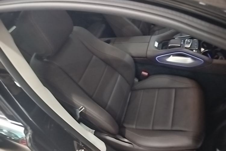 Used Mercedes-Benz GLE 2022 Facelifted GLE 350 4MATIC Fashion Edition Right Front Seat