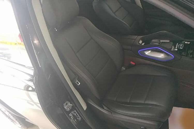 Used Mercedes-Benz GLE 2022 GLE 350 4MATIC Dynamic Edition Right Front Seat
