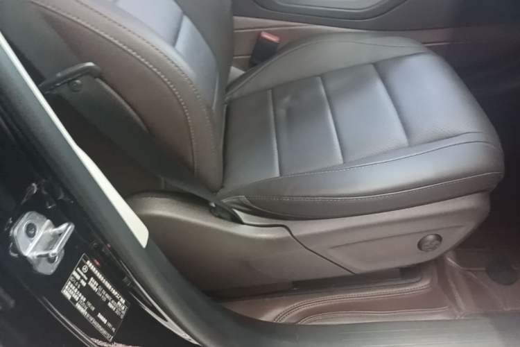 Used Mercedes-Benz GLE 2022 GLE 350 4MATIC Stylish Model Right Front Seat