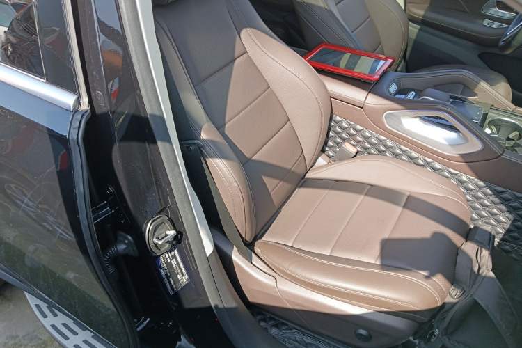 Used Mercedes-Benz GLE 2022 GLE 450 4MATIC Stylish Model Right Front Seat