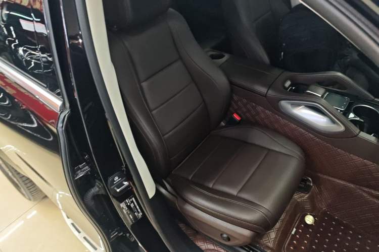 Used Mercedes-Benz GLE 2022 GLE 350 4MATIC Stylish Model Right Front Seat