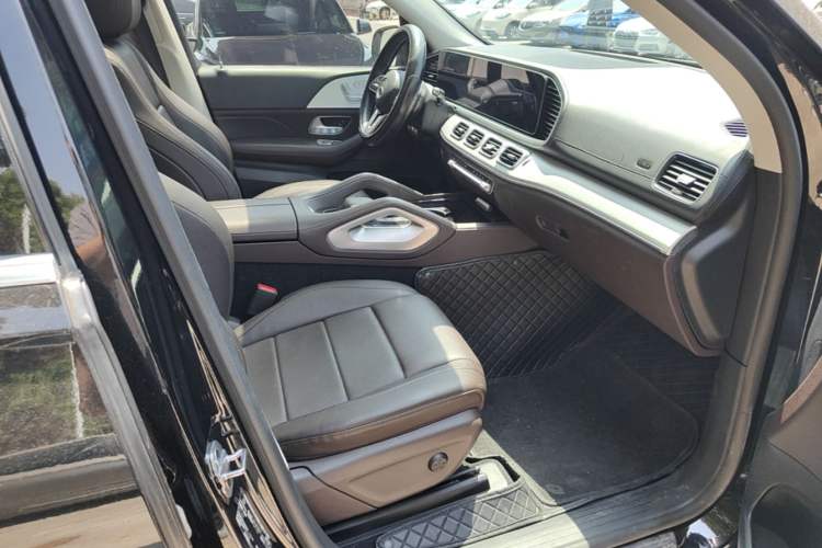Used Mercedes-Benz GLE 2022 Refreshed GLE 350 4MATIC Dynamic Edition Right Front Seat