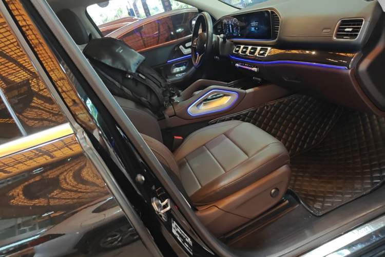 Used Mercedes-Benz GLE 2022 Facelifted GLE 350 4MATIC Fashion Edition Right Front Seat